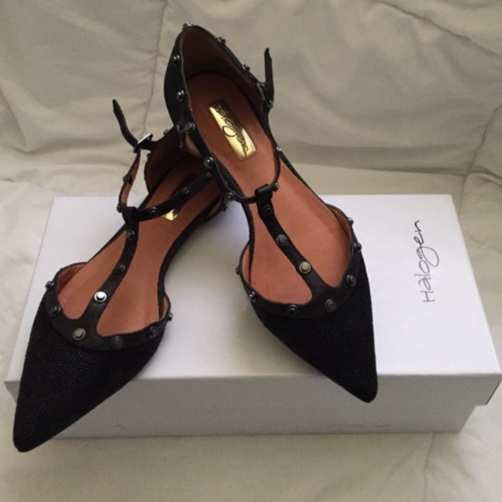 Halogen Olson Pointy Studded Flat